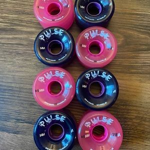 Atom Pulse Roller Skate Wheels - Pink & Purple